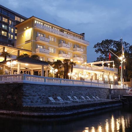 Holiday Hotel Yachtsport Resort Lago Maggiore Brissago Exterior photo