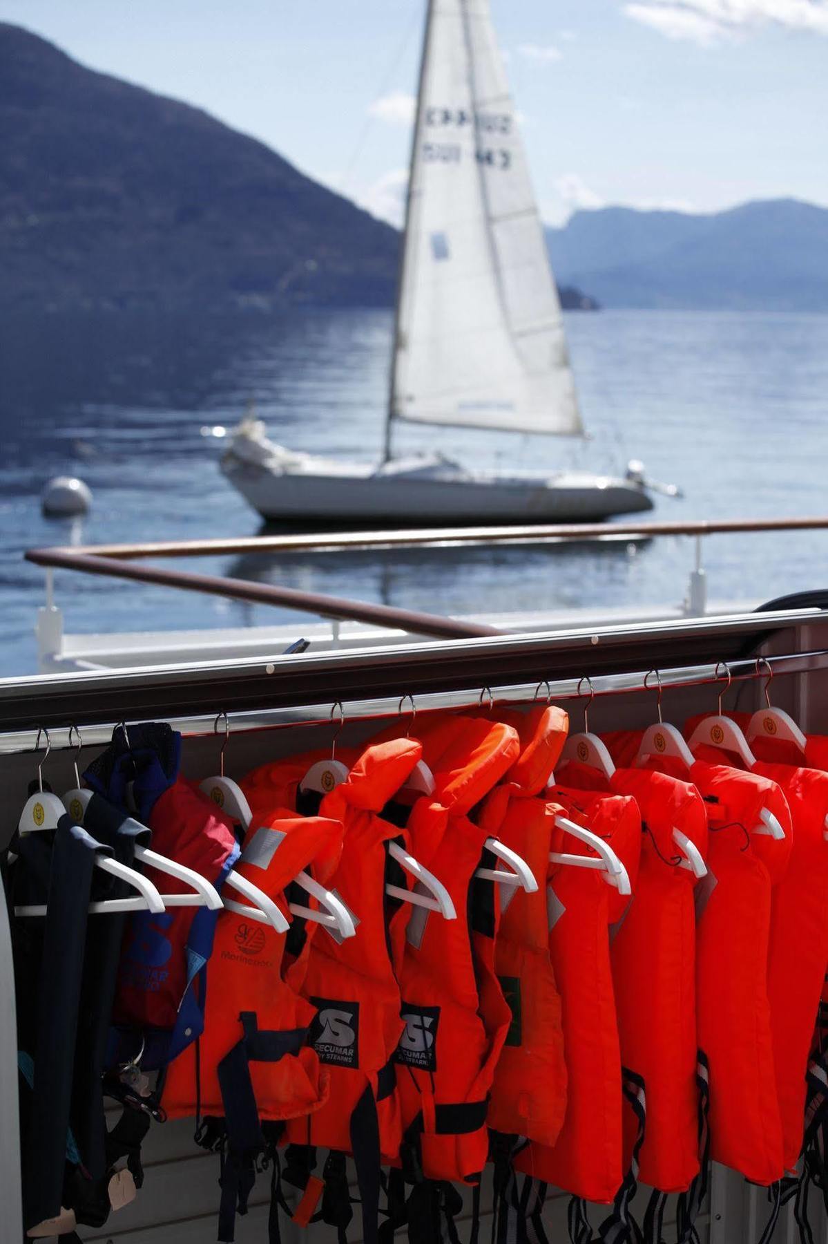 Holiday Hotel Yachtsport Resort Lago Maggiore Brissago Exterior photo